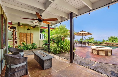 Kailua-Kona House | The “Promise Tree” is a great family gathering place in Kailua Kona!