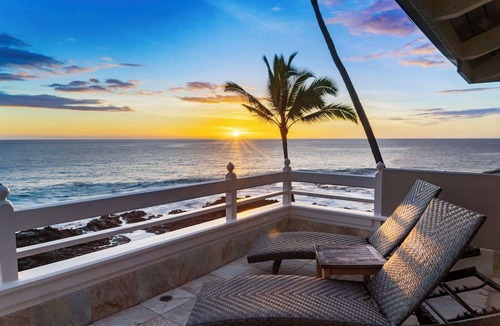 Kailua-Kona House | Ali'i Point #9: Lavish Oceanfront Home w/Pool & Spa- Relax & Watch the Waves