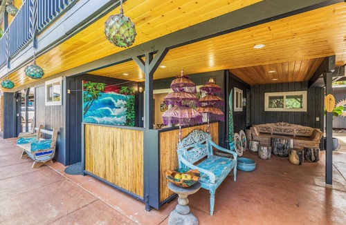 Paia Apartment | Luxurious ocean inspired studio in Paia short walk to Maui's coolest beach town