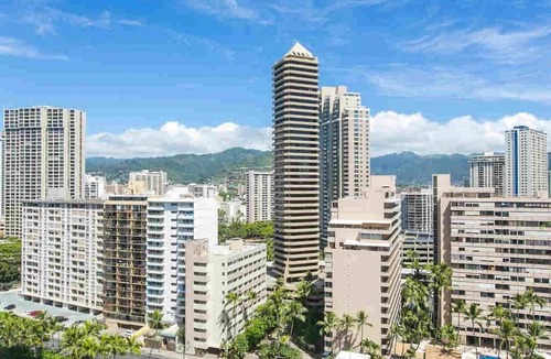 Waikiki Apartment | Ilikai Marina Studio City View Condos with Fully Equipped Kitchens & Free Wifi