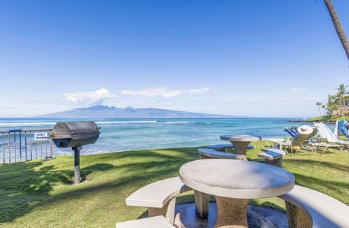 Honokowai Condo | Oceanfront ground floor haven with tropical charm