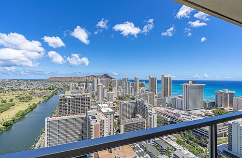 Waikiki Condo | Ocean & Diamond Head Views Condo at Island Colony w/Building Amenities