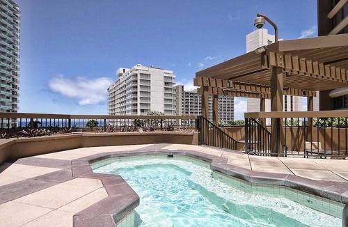 Waikiki Condo | Monthly Discovery Bay 2719 Ocean/Sunset/Marina/City Views 1 Bdrm 1 Kng Bed