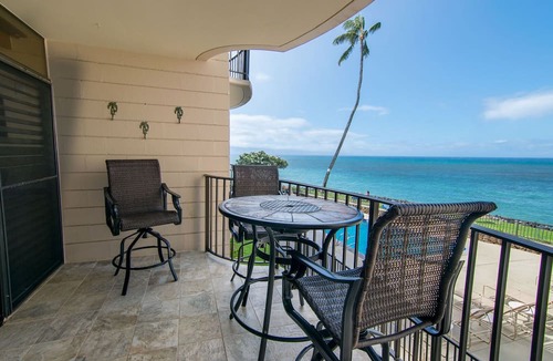 Kahana Condo | Private Oceanfront lanai with front row sea views