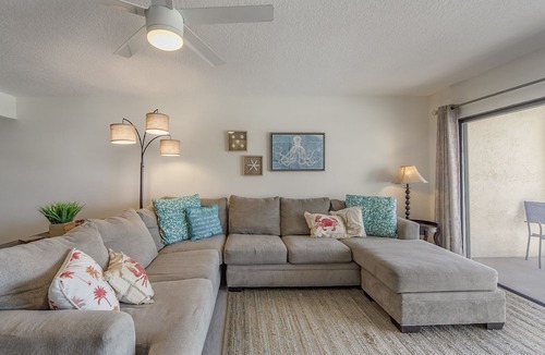 Madeira Beach Condo | John's Pass Updated 2B/2B - Beach Place #102