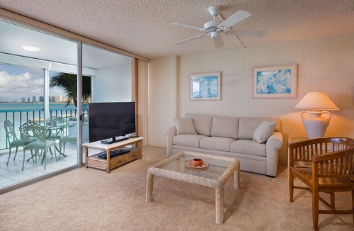 Diamond Head - Kapahulu - St. Louis Condo | BEACHFRONT COZY 1BR/1BA/1PKG IN WAIKIKI