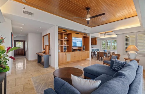 Historic Lahaina Front Street Condo | Puunoa - CoralTree Residence Collection