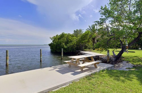 Cudjoe Key Cottage | Quaint cottage, pool, dockage just minutes to Key West!