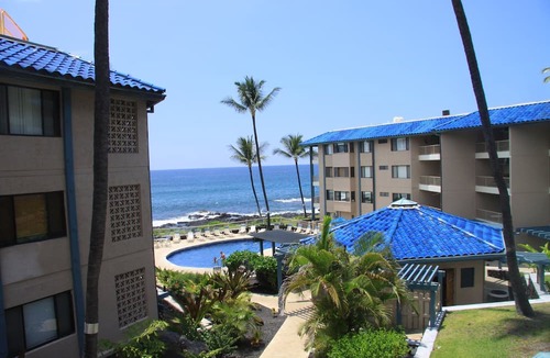 Kailua-Kona Condo | Surfers & Sunsets-Kona Reef Ocean Front Unit - IronMan dates now available