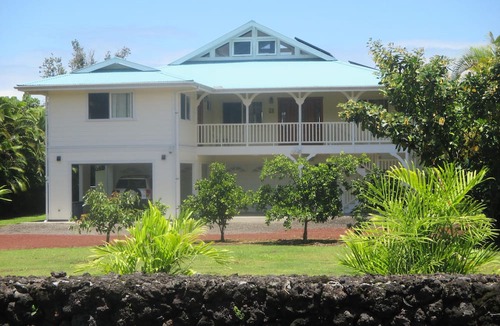 Keaau House | Beautiful Custom Eco Friendly Home with Private Back Yard POOL