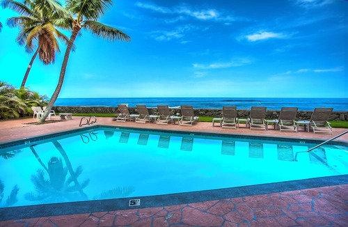 Kailua-Kona Condo | Aloha! Oceanfront, TV, Pool, Hot Tub, A/C.