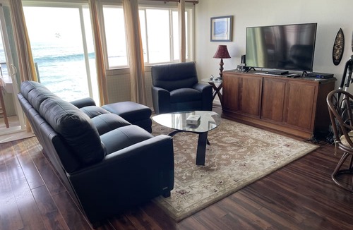 Kailua-Kona Condo | Aloha! Oceanfront, TV, Pool, Hot Tub, A/C.