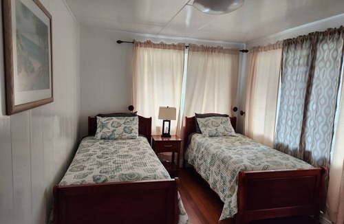 Hauula House | BEAUTIFUL HOUSE WITH 7/AC,BED ROOMS AND OCEAN VIEW