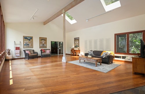 Honokaa House | Waipio Botanical Gardens in the heart of Waipio with waterfall & beach access!