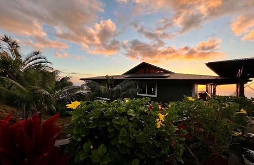Kalaoa House | Stunning Ocean Views + Designer Designed Kona Home