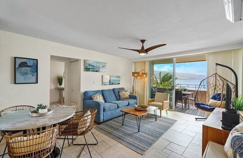 Maalaea Condo | Luxury Oceanfront - NEW AC THROUGHOUT - Top Floor Remodeled- Island Sands #608
