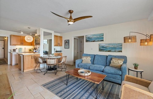 Maalaea Condo | Luxury Oceanfront - NEW AC THROUGHOUT - Top Floor Remodeled- Island Sands #608