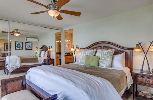 Honokowai Condo | NOTHING BUT OCEAN VIEWS! Remodeled, AC, direct ocean front, large 2bd/2bth