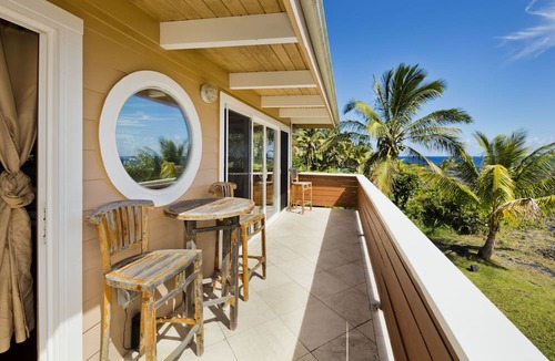 Kaimu House | Luxuriously Appointed Bali Temple Has 160 Degree Ocean Views!