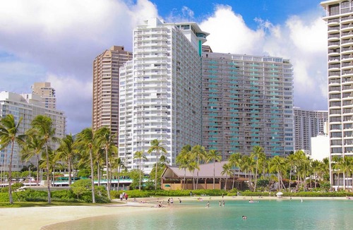 Waikiki Condo | Ilikai 1904 Ocean/Sunset/Marina Views King Bed