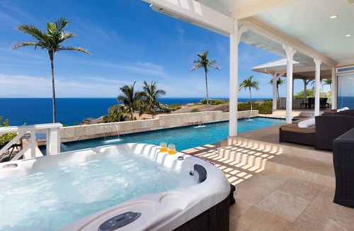Kamuela House | STUNNING 220 DEGREE OCEAN VIEW VILLA, w/SPA & FOUNTAIN POOL, BEACH RESORT CLOSE