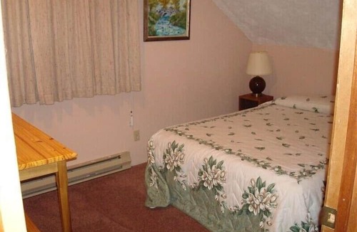 Hoodsport House | The Family Lake Place- 3 Bdrm- Year Round Hiking, Boating, Fishing