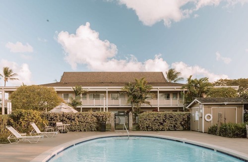 Wailua Hotel | Family and Friends Vacation! Spacious Pool View Suite + Living Area and Kitchen