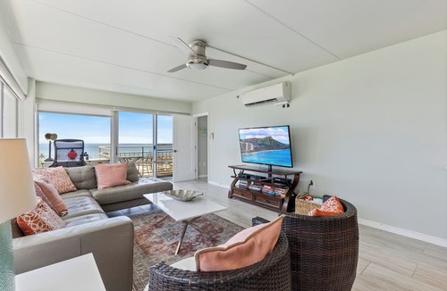 Waikiki Apartment | Ilikai Hotel Condo with Ocean, Lagoon & Fireworks Views
