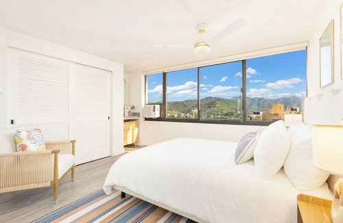 Waikiki Apartment | 2BR Ocean View Condo at The Windsor Waikiki Near the Beach