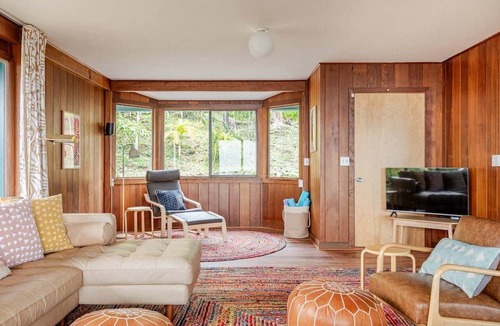 Honalo House | Kona Farm Stay - Amazing Ocean and Sunset Views