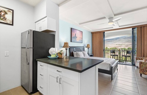 Historic Lahaina Front Street Condo | Lahaina Shores 612 – Relaxing Oceanfront Retreat
