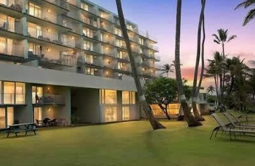 Punaluu Condo | Beachfront Condo with Stunning View