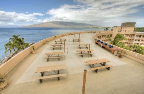 Kihei Condo | Hotel-zoned Oceanfront Comfort on a Budget 2bed 2ba condo - NEW LISTING!