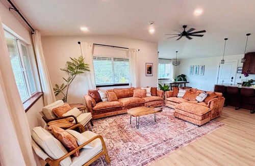 Ocean View House | Peaceful, stylish, modern Hawaiian getaway on one acre with views and stars!