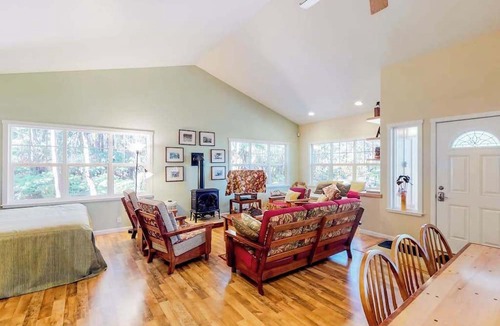 Volcano House | Volcano Retreat with Full Kitchen, Gas Fireplace & Lanais