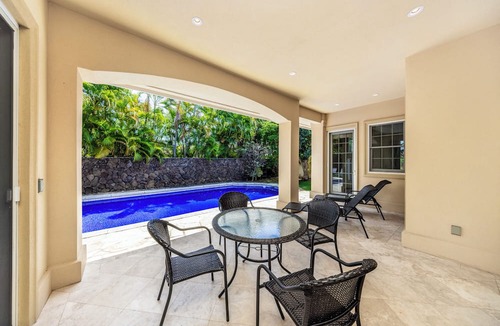 Kahala House | 4 Bedroom Beautiful Home in Kahala