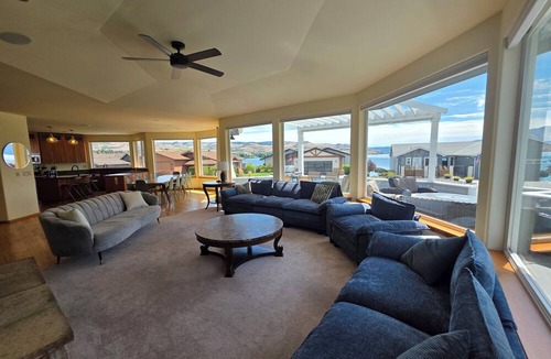 Wapato Point House | Wapato Point Family Oasis Sleeps 12 w/Private Buoy, Hot Tub, 6 Bedrooms 5.5 Bath