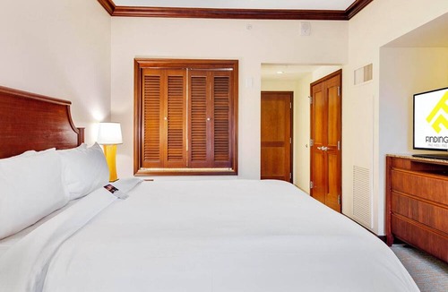 Ko Olina Resort | Marriott's Beachfront KoOlina Resort + Marriott Resort Amenities Included