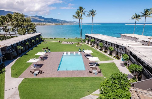 Kahului Hotel | Maui Escape | Harbor Views | Outdoor Pool | 4.7 mi to Maui Tropical Plantation