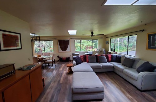 Volcano House | Experience Tranquility in a Spacious 3-Bedroom Surrounded by Hawaiian Forest