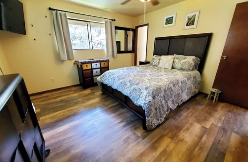 Volcano House | Experience Tranquility in a Spacious 3-Bedroom Surrounded by Hawaiian Forest