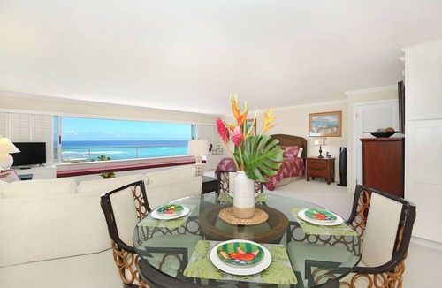 Diamond Head - Kapahulu - St. Louis Condo | Breathtaking Ocean Views from Quiet Beachfront Condo! Free Parking & Wi-Fi!