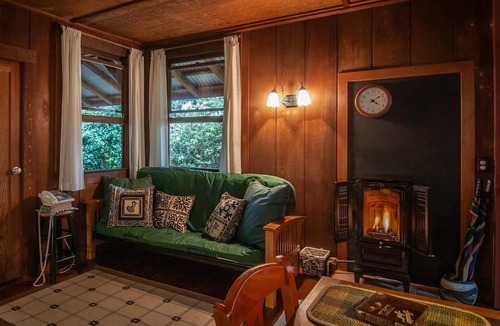 Volcano Cabin | crater rim cabin garden view
