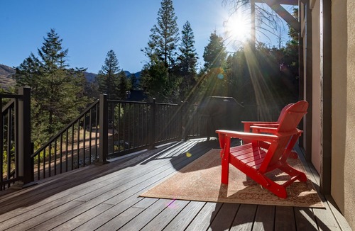 Cascade-Chipita Park House | Stunning Mountain View Cabin w/Deck, Hot Tub, Fire Pit, Forest & Peak Retreats