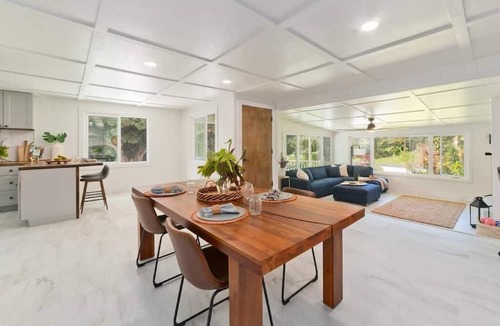 Kealakekua House | Mountain Oasis: Modern Plantation Home