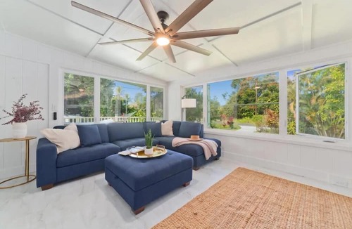 Kealakekua House | Mountain Oasis: Modern Plantation Home