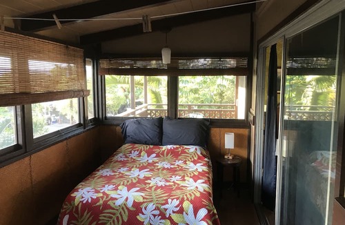 Historic Kailua Village Apartment | The Flying Honu is located in the heart of Kona Town