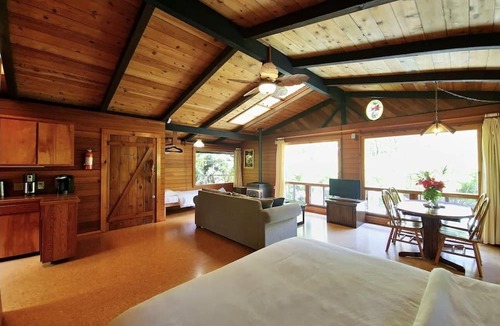 Volcano House | The Pacifica Inn The Entire Property