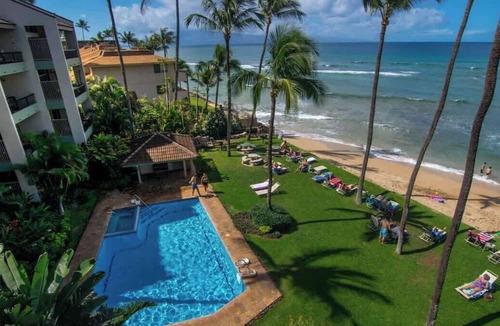 Honokowai Condo | Updated Top floor 2 bedroom condo, Oceanfront, private beach, walkable area