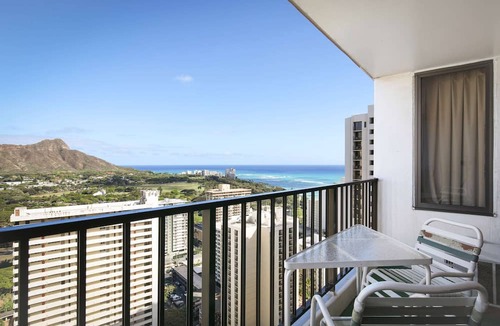 Waikiki Apartment | Aston at the Waikiki Banyan